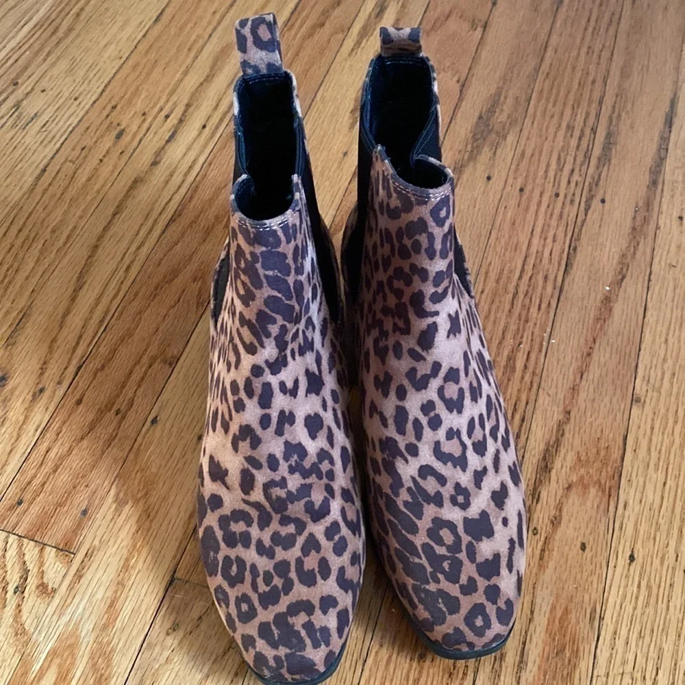 𝅺a new day size 7 leopard boots